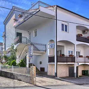 Milenka Apartament Trogir